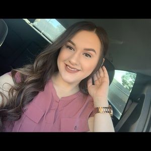 Meet your Posher, Monique